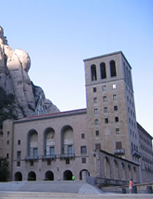 Visit Montserrat by taxi, easy, fast and affordable